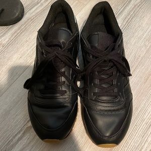 Women’s Reebok sneakers